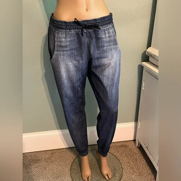 LUCY Indigo Do Everything Light Blue Denim Print Jogger - Picture 5 of 16